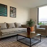 Elegante En Zona Financiera / Limpieza Diaria